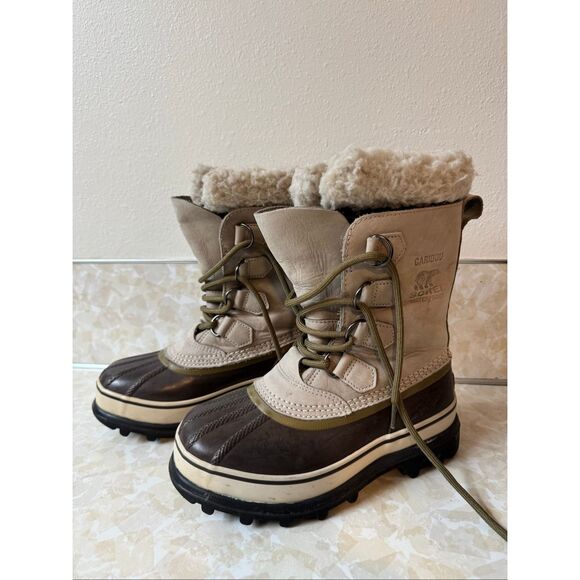 Sorel Winter Boots- Lined - Picture 2 of 6
